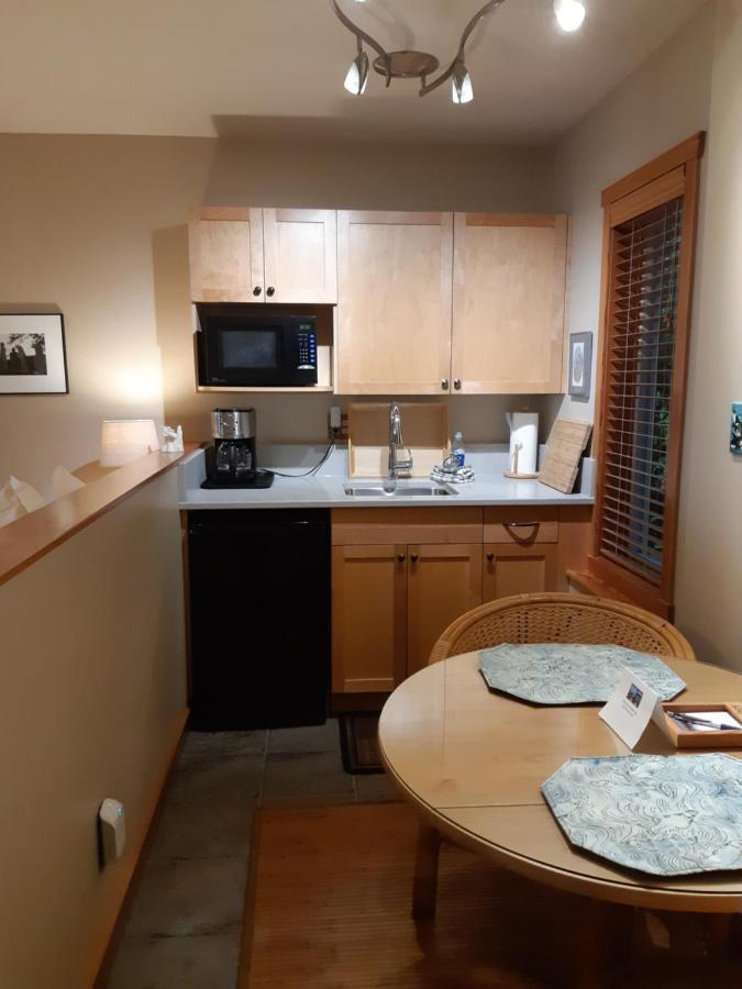 Reef Point Oceanfront Bed And Breakfast Ucluelet Luaran gambar