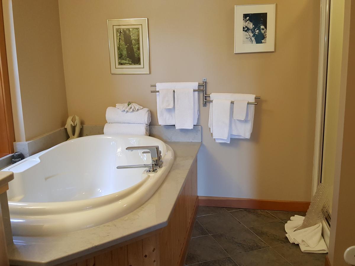 Reef Point Oceanfront Bed And Breakfast Ucluelet Luaran gambar