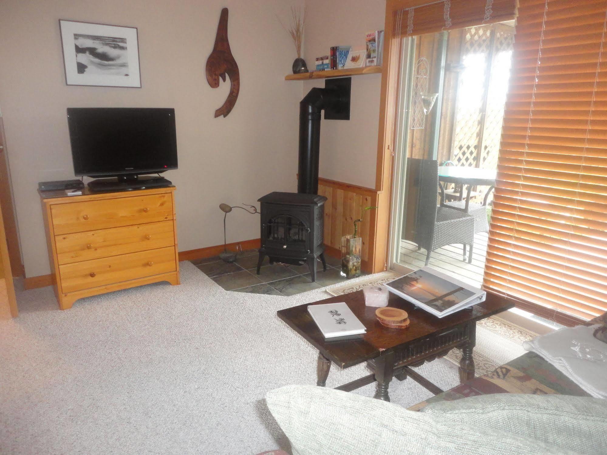 Reef Point Oceanfront Bed And Breakfast Ucluelet Luaran gambar