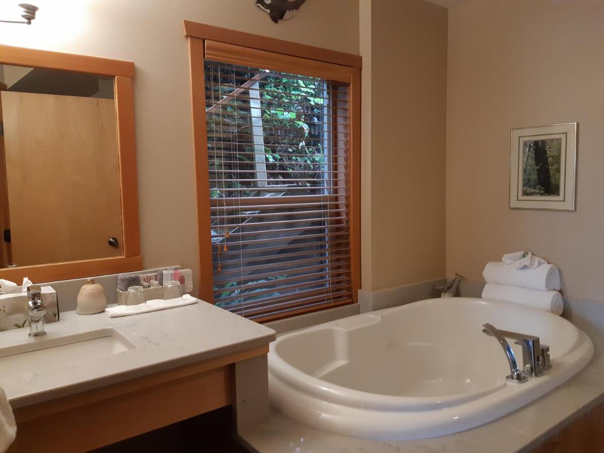Reef Point Oceanfront Bed And Breakfast Ucluelet Luaran gambar